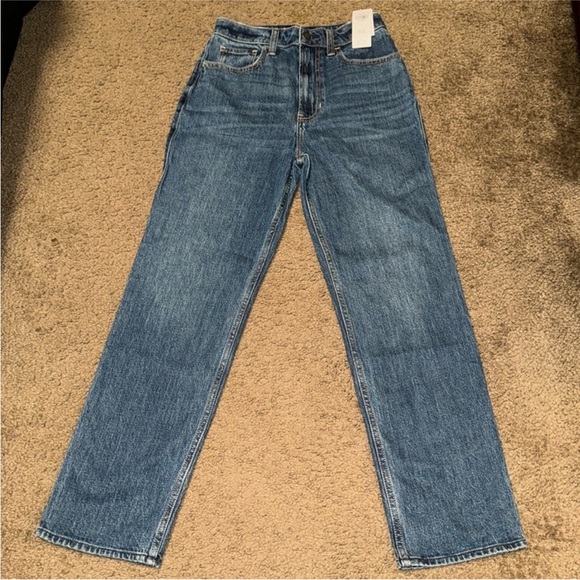 Hollister Denim - Ultra high rise 90’s straight jeans